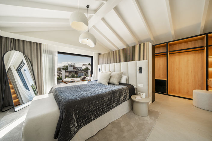 Image No.9-5 Bed Villa for sale