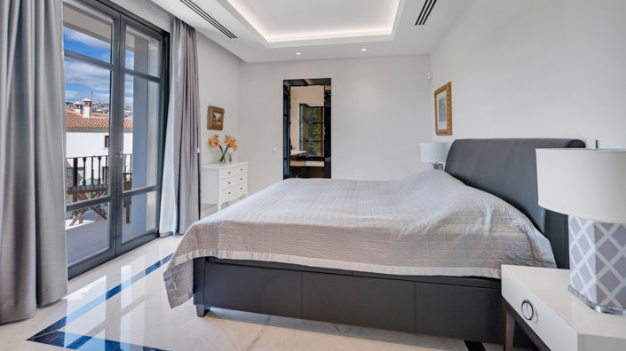 Image No.15-5 Bed Villa for sale