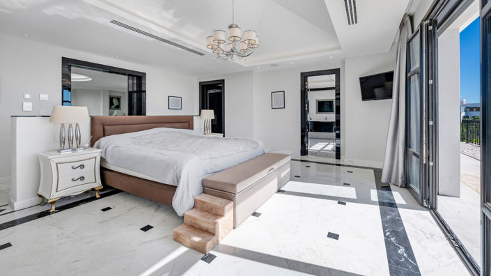 Image No.7-5 Bed Villa for sale