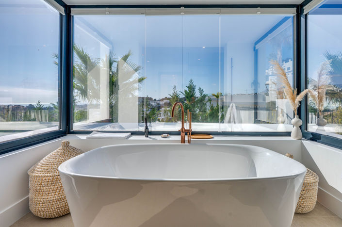 Image No.10-6 Bed Villa for sale