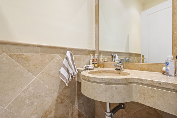 Image No.8-1 Bed Property for sale