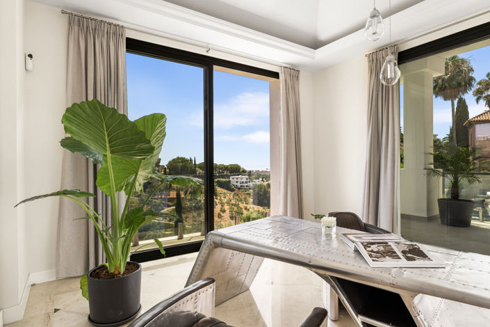 Image No.15-6 Bed Villa for sale