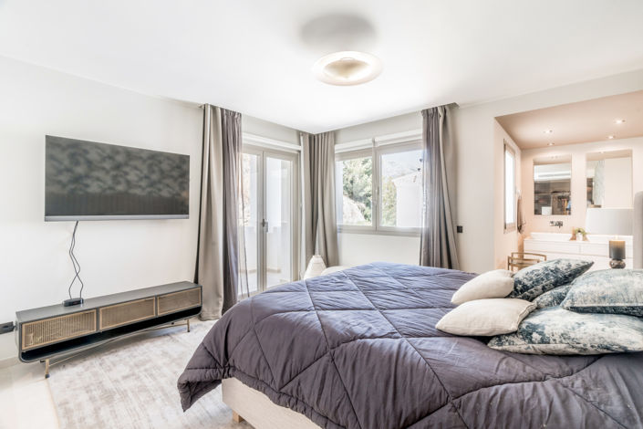 Image No.24-2 Bed Apartment for sale