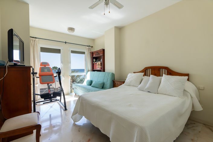 Image No.20-3 Bed Flat for sale