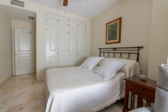 Image No.8-3 Bed Flat for sale