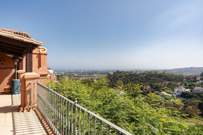 Image No.18-2 Bed Property for sale