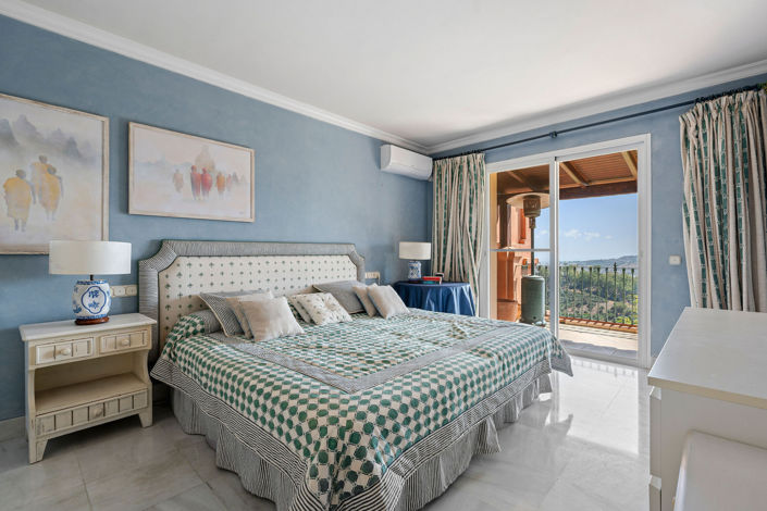 Image No.8-2 Bed Property for sale