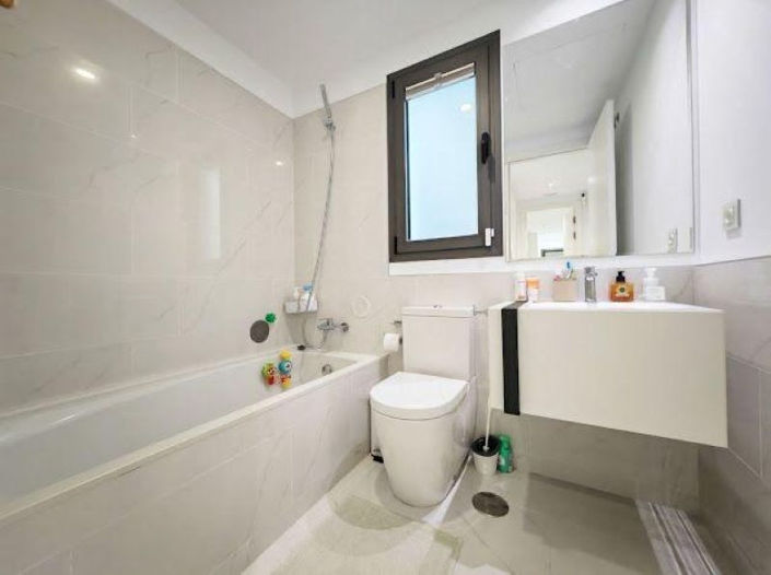 Image No.8-3 Bed Apartment for sale