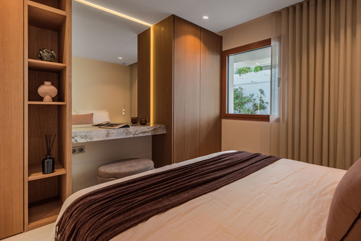 Image No.14-4 Bed Townhouse for sale