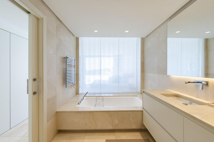 Image No.14-3 Bed Property for sale