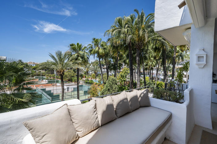 Image No.26-3 Bed Property for sale