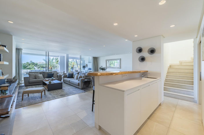 Image No.8-3 Bed Property for sale