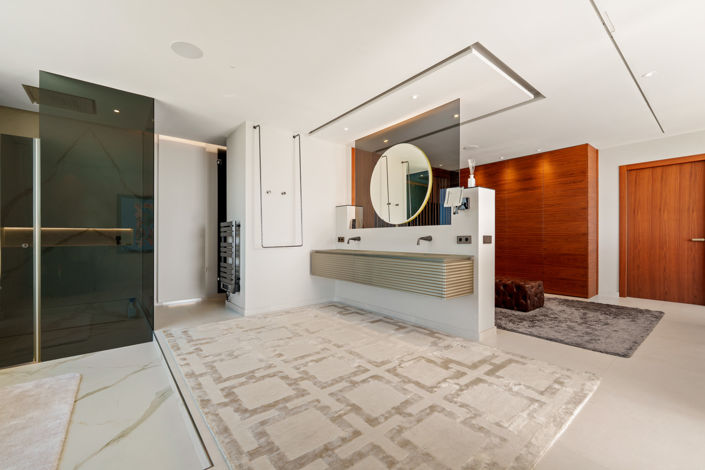 Image No.12-9 Bed Villa for sale