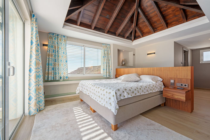 Image No.15-9 Bed Villa for sale