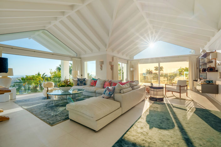 Image No.2-9 Bed Villa for sale