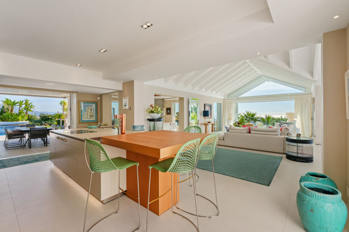 Image No.6-9 Bed Villa for sale