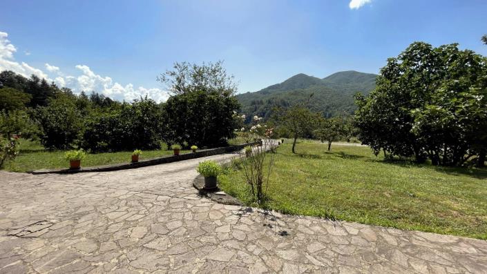 Image No.12-4 Bed Country House for sale