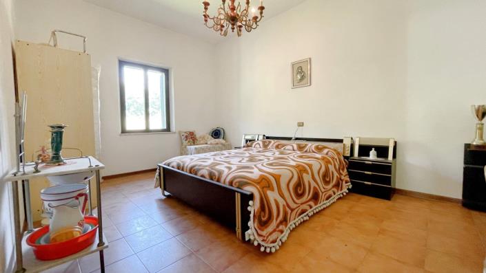 Image No.52-4 Bed Country House for sale