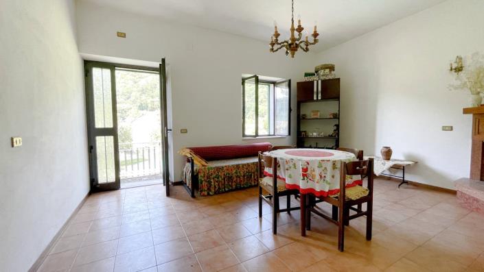 Image No.61-4 Bed Country House for sale