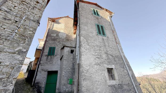 Image No.3-Maison de village de 3 chambres à vendre à Bagni di Lucca