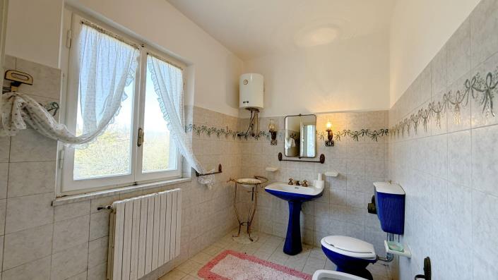 Image No.12-Villa / Détaché de 5 chambres à vendre à Coreglia Antelminelli