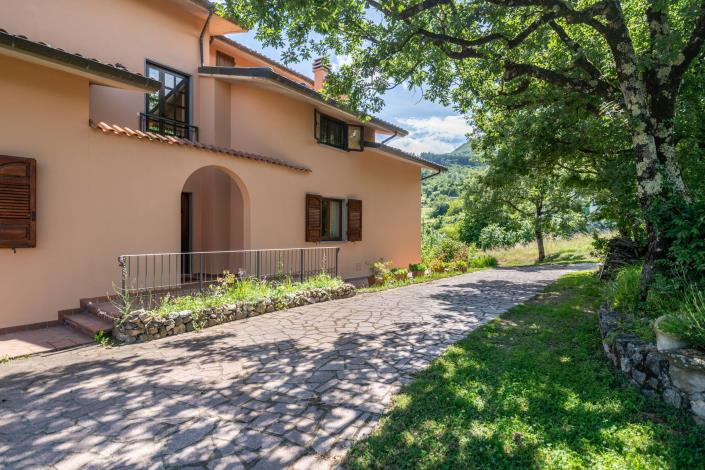 Image No.10-5 Bed Villa for sale