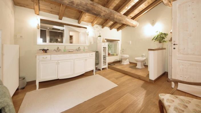 Image No.5-5 Bed Country House for sale