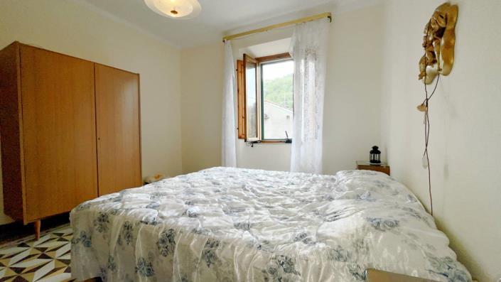 Image No.51-5 Bed Country Property for sale