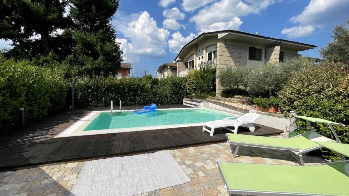 Image No.11-2 Bed Semi-Detached for sale