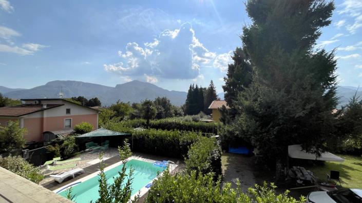 Image No.28-2 Bed Semi-Detached for sale