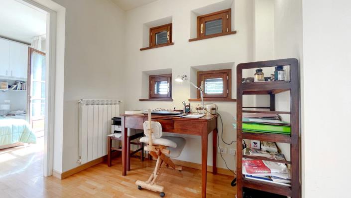 Image No.30-2 Bed Semi-Detached for sale