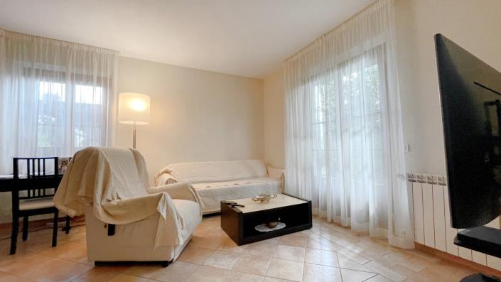 Image No.37-2 Bed Semi-Detached for sale