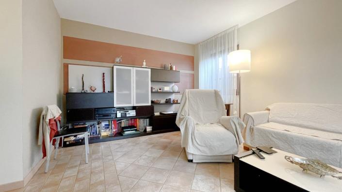 Image No.38-2 Bed Semi-Detached for sale