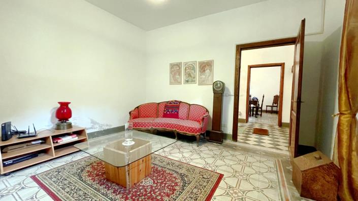 Image No.1-Propriété de pays de 4 chambres à vendre à Bagni di Lucca