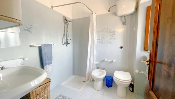 Image No.37-Maison de ville de 2 chambres à vendre à Bagni di Lucca