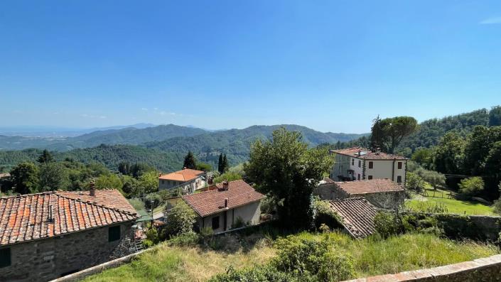 Image No.13-12 Bed Villa for sale