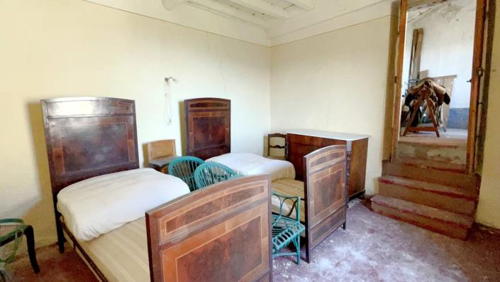 Image No.8-12 Bed Villa for sale