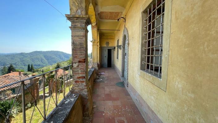 Image No.32-12 Bed Villa for sale