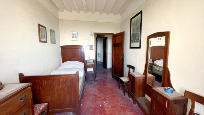 Image No.34-12 Bed Villa for sale