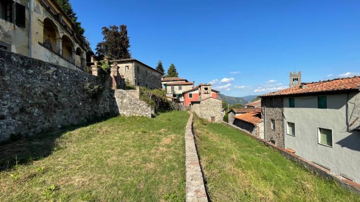 Image No.42-12 Bed Villa for sale