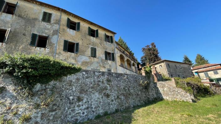 Image No.43-12 Bed Villa for sale