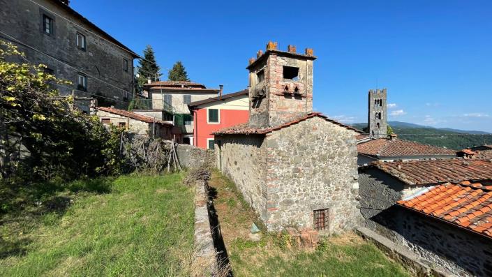 Image No.48-12 Bed Villa for sale