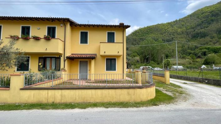 Image No.1-Jumelé de 3 chambres à vendre à Borgo a Mozzano