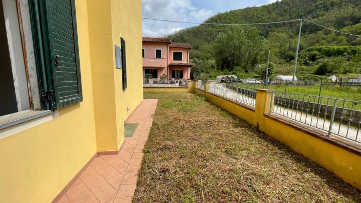 Image No.28-3 Bed Semi-Detached for sale