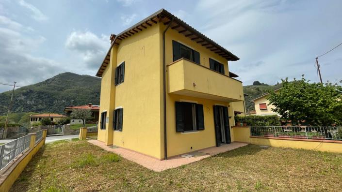 Image No.29-3 Bed Semi-Detached for sale