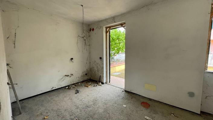 Image No.36-3 Bed Semi-Detached for sale