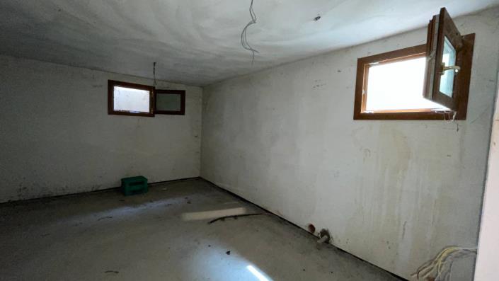 Image No.47-3 Bed Semi-Detached for sale