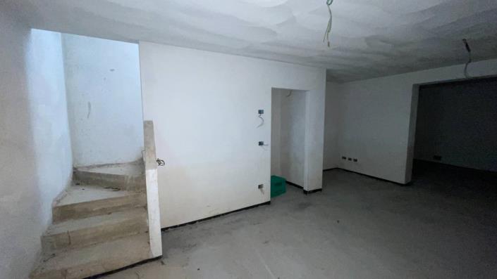 Image No.57-3 Bed Semi-Detached for sale