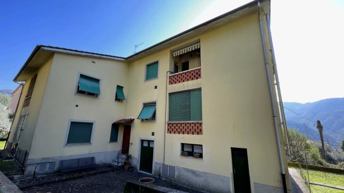 Image No.3-Appartement de 2 chambres à vendre à Bagni di Lucca