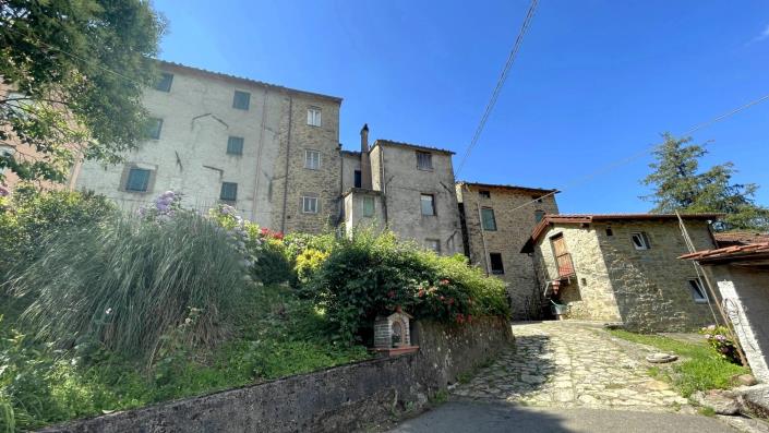 Image No.9-Maison de ville de 3 chambres à vendre à Bagni di Lucca